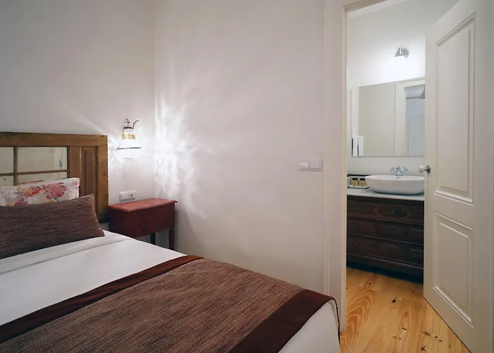 Casas De Sao Bento 게스트하우스 4*